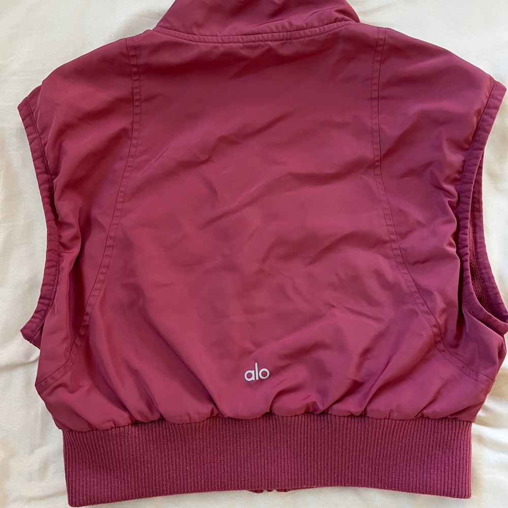 ALO Yoga Sleeveless Zip-Front Puffer Vest in Deep Berry - Picture 2 of 4